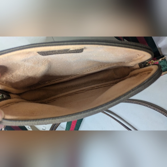 GUCCI Vintage Supreme Canvas GG Monogram Crossbody Bag - Picture 9 of 9